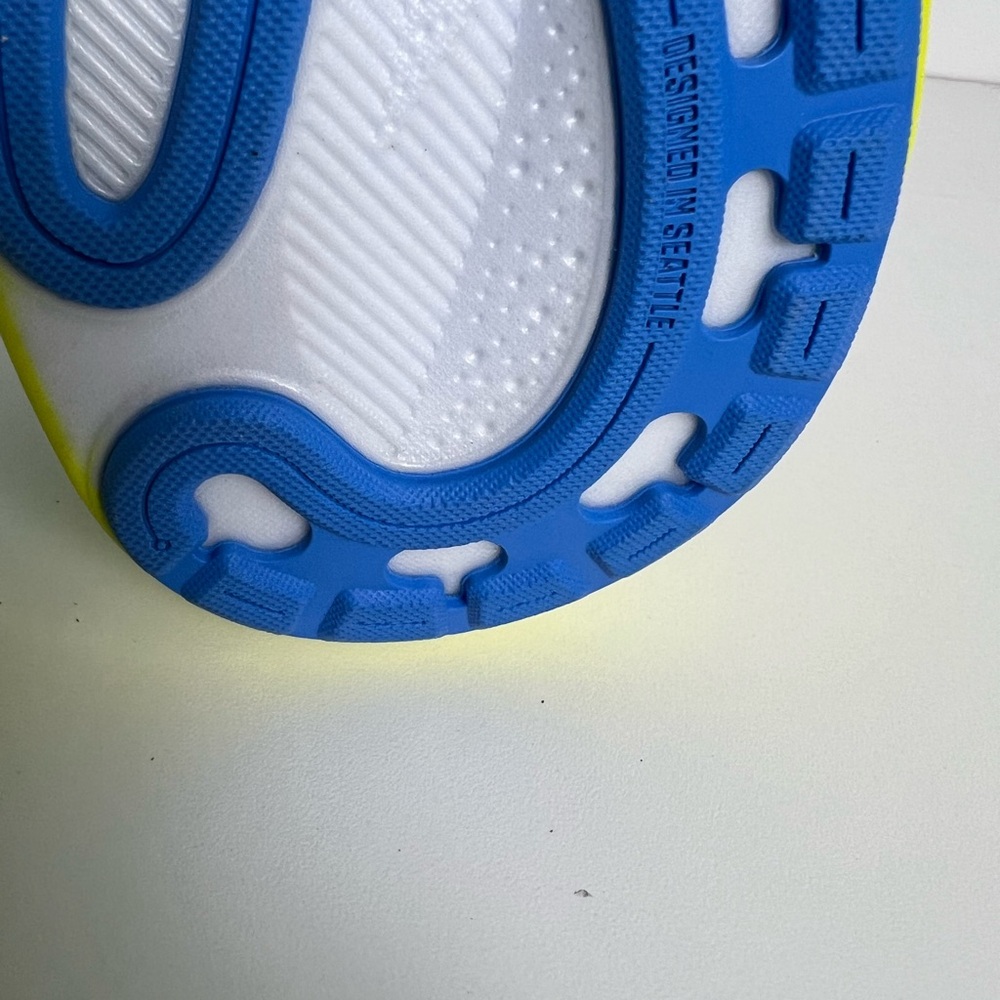 Brooks x Run Disney Adrenaline GTS 24 women’s Running size 10 - Picture 10 of 10